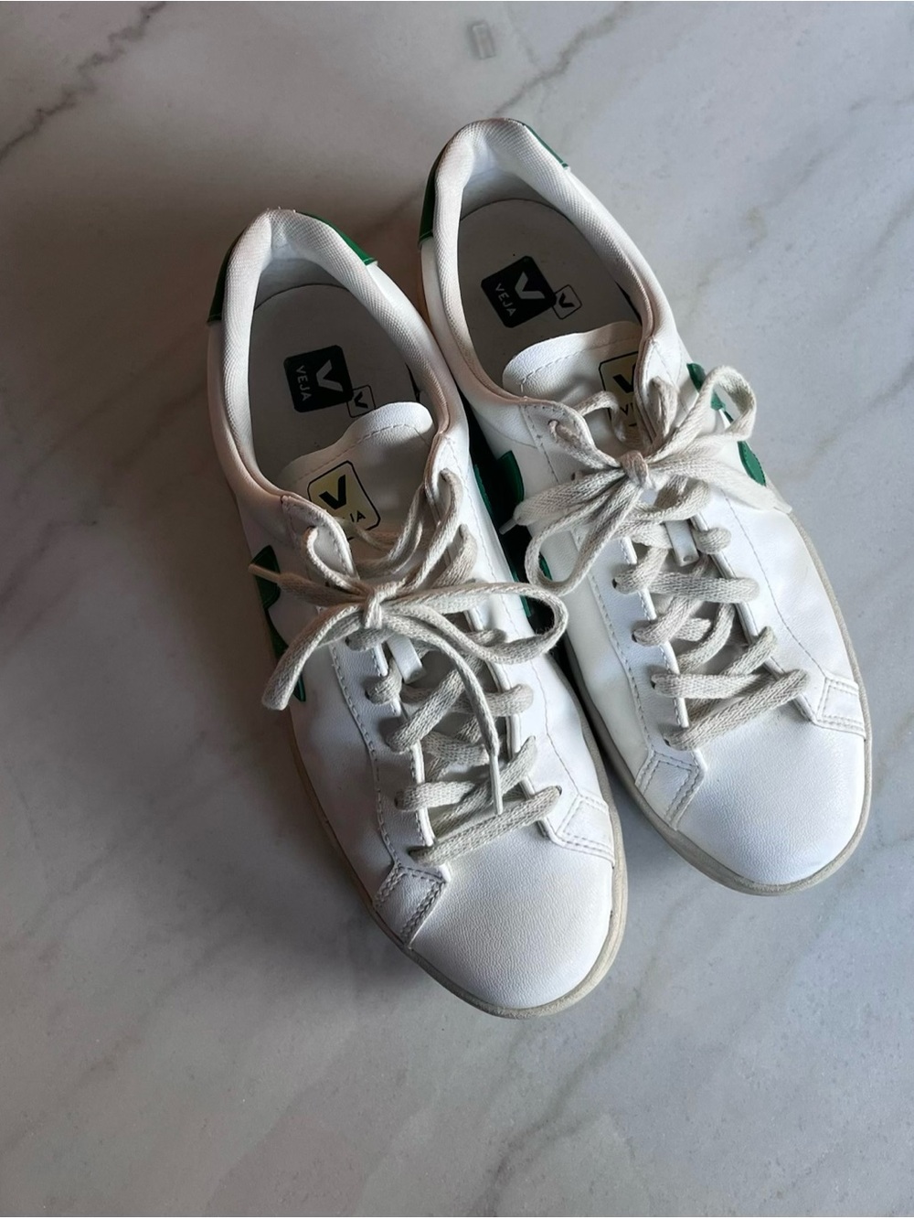 Veja White Sneakers with Green V Accent Amazonian Rubber and leather.  EU42/US9
